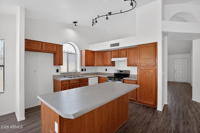 2524 E Indigo Brush Rd Phoenix, AZ 85048 photo 4
