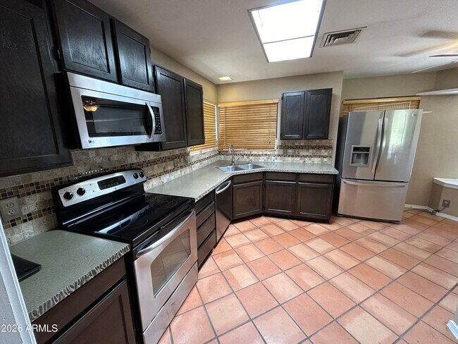7511 W Kimberly Way Glendale, AZ 85308 photo 5