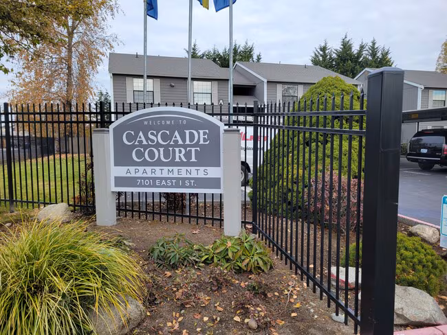 Cascade Court photo 2