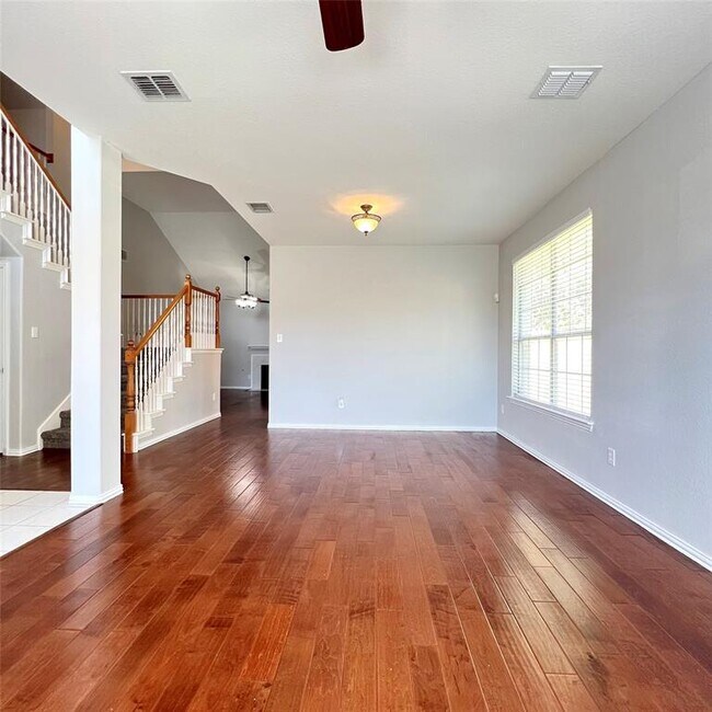 4304 Stone Hollow Way, Euless, TX 76040 photo 4