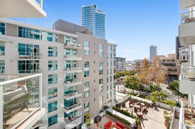 253 10th Ave San Diego, CA 92101 photo 4