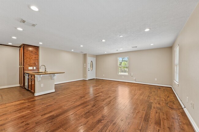 511 Turner Drive, Houston, TX 77076 photo 4
