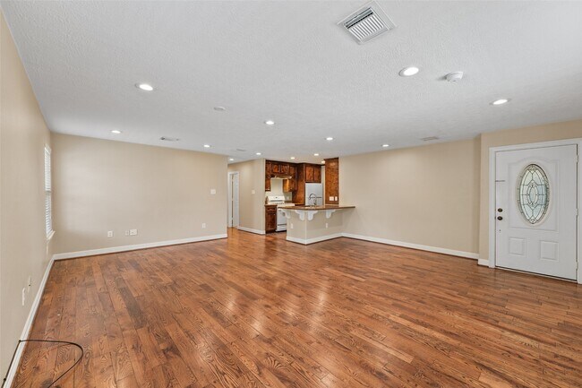 511 Turner Drive, Houston, TX 77076 photo 5