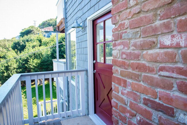 116 Edwards Ave. photo 3