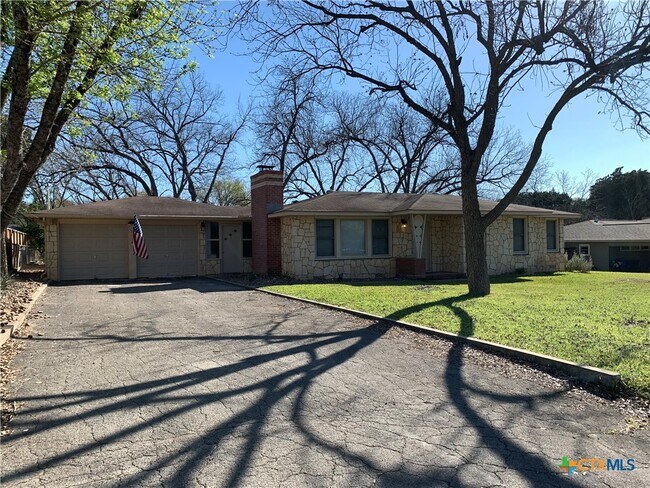 564 Laurel Ln New Braunfels, TX 78130 photo 2