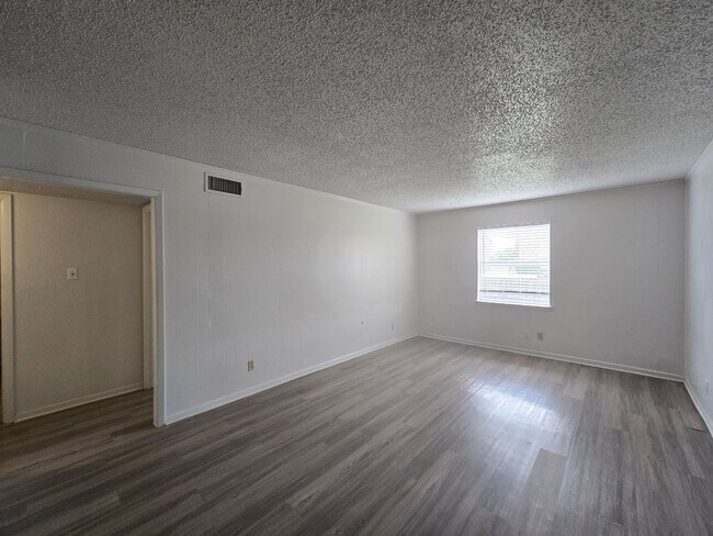 1701 Kirk Ave Killeen, TX 76543 photo 2