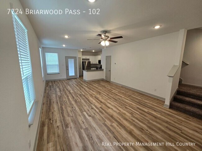 7724 Briarwood Pass San Antonio, TX 78252 photo 2
