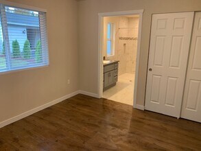 619 Elizabeth St Sumner, WA 98390 photo 5