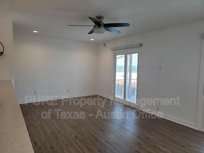3216 Poe Cove Lago Vista, TX 78645 photo 4