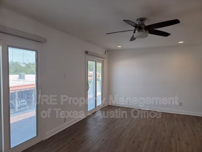 3216 Poe Cove Lago Vista, TX 78645 photo 5