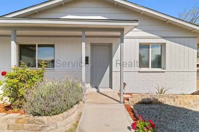6302 W Monterey Way Phoenix, AZ 85033 photo 2