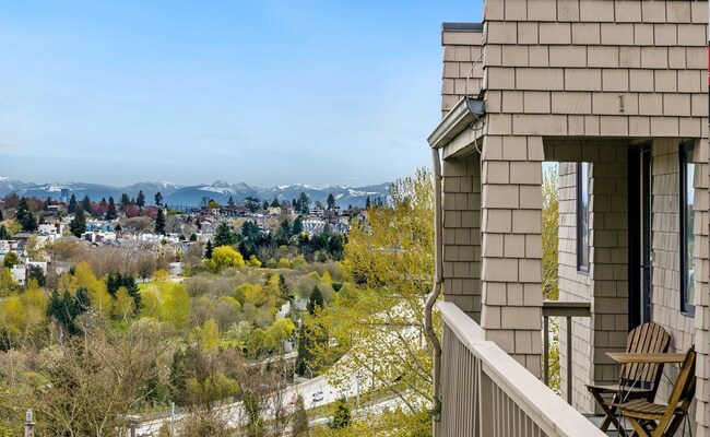 1500 S Atlantic St Seattle, WA 98144 photo 2