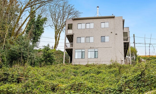 1500 S Atlantic St Seattle, WA 98144 photo 3