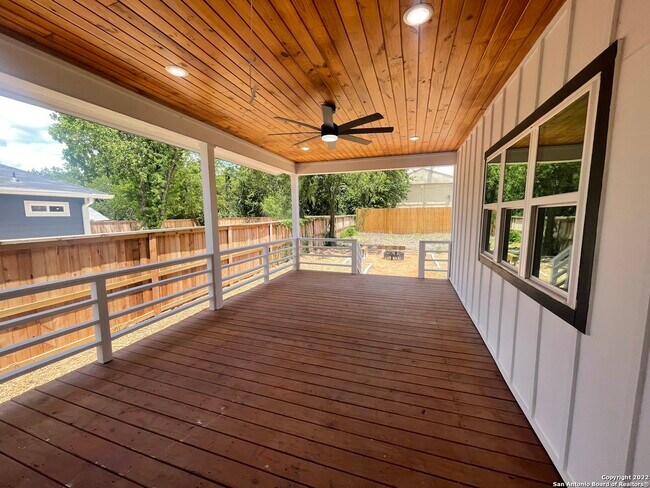 243 Porter St San Antonio, TX 78210 photo 5