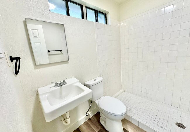 1121 Essex St San Antonio, TX 78210 photo 4