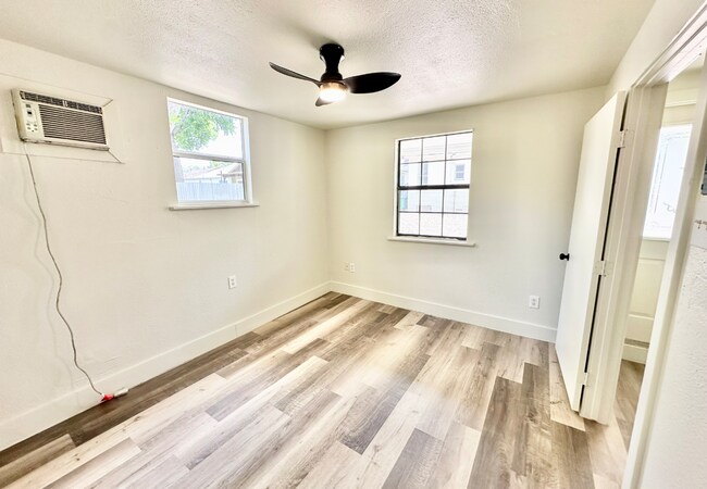 1121 Essex St San Antonio, TX 78210 photo 5