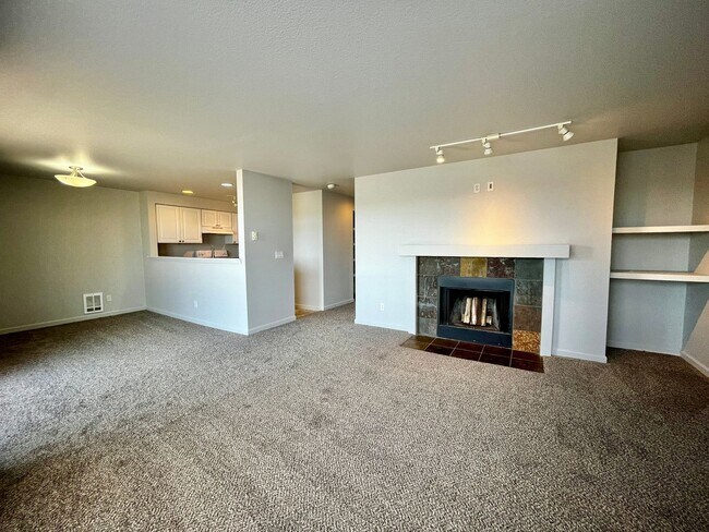 1745 West Sunn Fjord Lane, Bremerton, WA 98312 photo 2