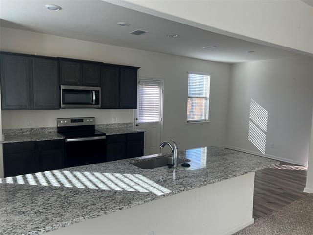 135 Morning Glory Drive, Sanger, TX 76266 photo 2