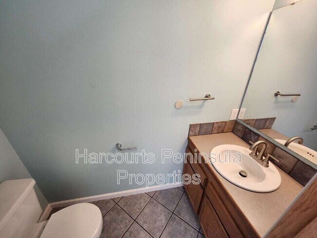 13132 Lakeridge Cir NW Silverdale, WA 98383 photo 5