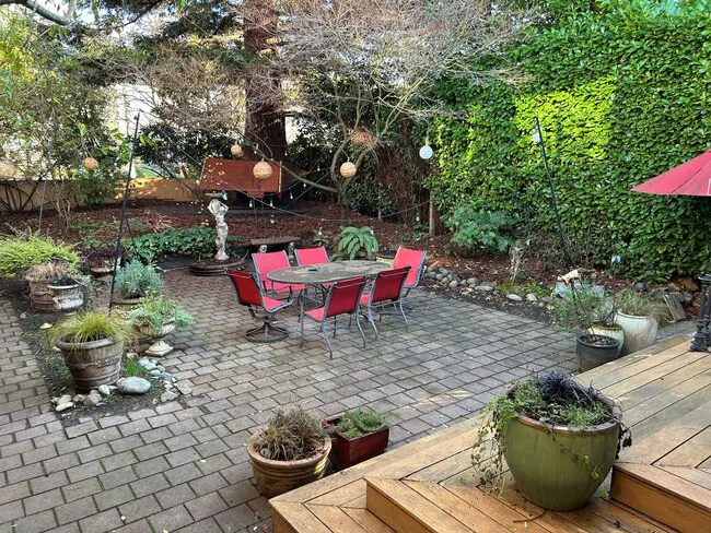 2015 Franklin Ave E Seattle, WA 98102 photo 2