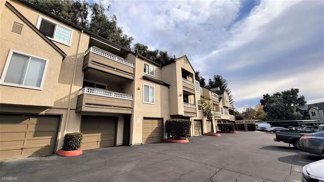 680 Dartmore Ln Hayward, CA 94544 photo 5