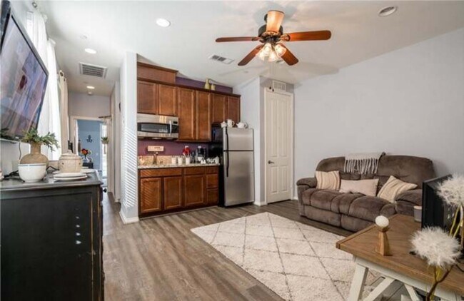 38009 Spring Canyon Dr Murrieta, CA 92563 photo 3