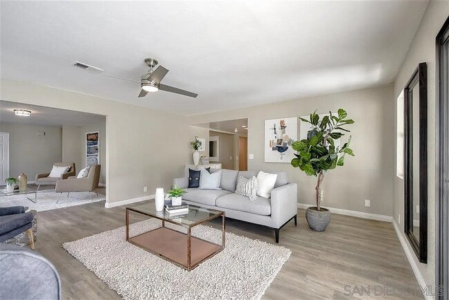 6709 Corintia St Carlsbad, CA 92009 photo 3