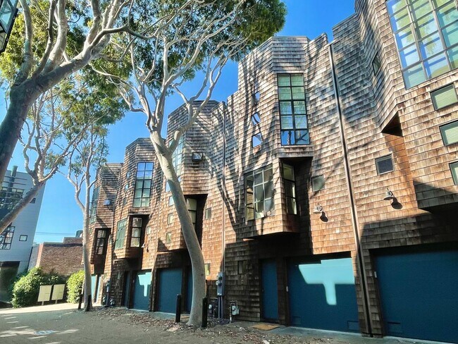 447 Fulton Street, San Francisco, CA 94102 photo 2