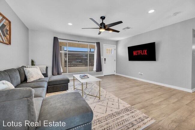 8402 E Holly St Scottsdale, AZ 85257 photo 3