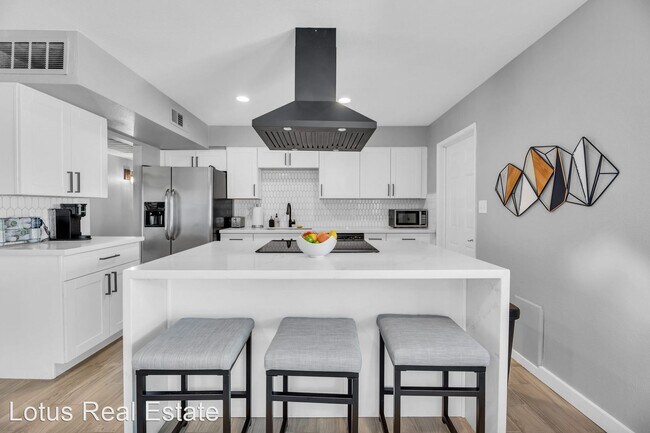 8402 E Holly St Scottsdale, AZ 85257 photo 5