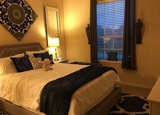 950 Henderson St Fort Worth, TX 76102 photo 3