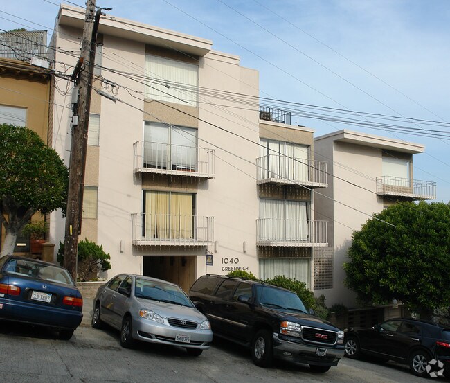 1040 Greenwich Apartments photo 3