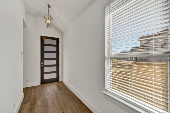 1033 Easy Gruene New Braunfels, TX 78130 photo 2