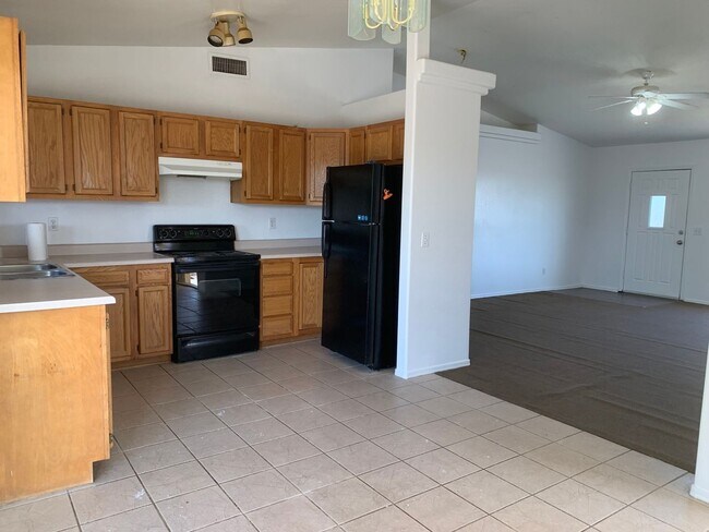 Charming 3BR 2BA House in Arizona City photo 4