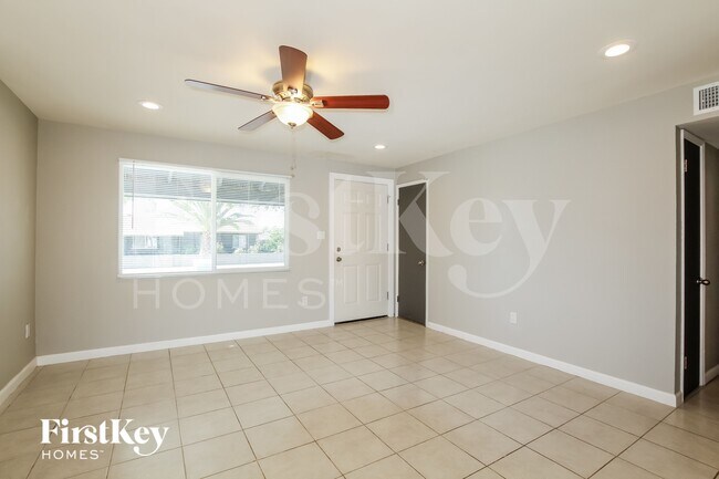 14049 N 37th Way Phoenix, AZ 85032 photo 4
