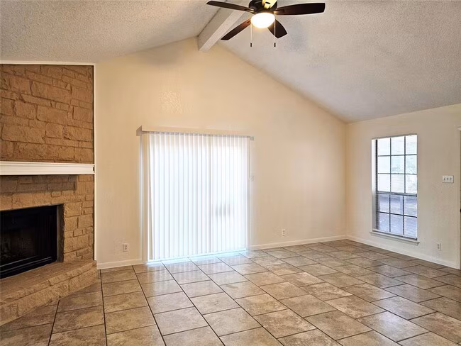 1747 Horseshoe Circle, Round Rock, TX 78681 photo 4