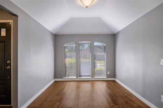 2412 Ables Dr Plano, TX 75093 photo 4