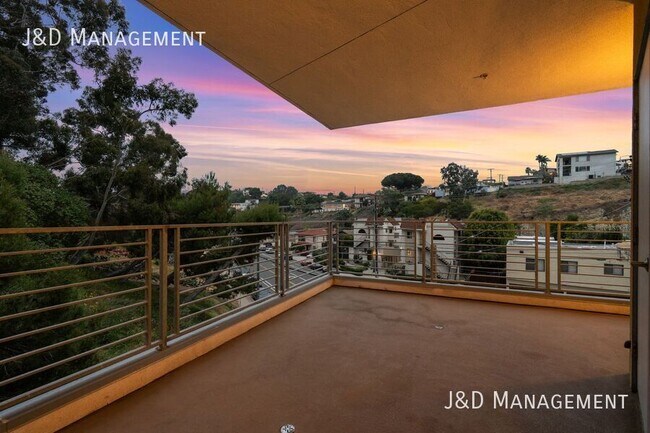 3333 Reynard Way San Diego, CA 92103 photo 2