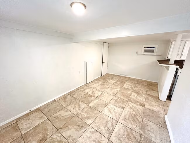 224 Army Blvd San Antonio, TX 78215 photo 5