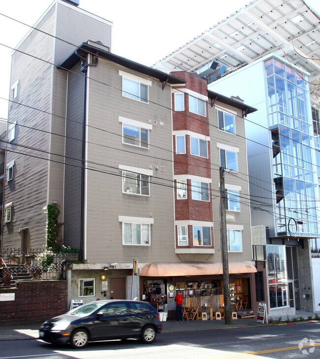 Madison Court photo 2