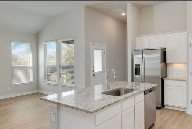 222 Nespral Dr San Antonio, TX 78253 photo 4