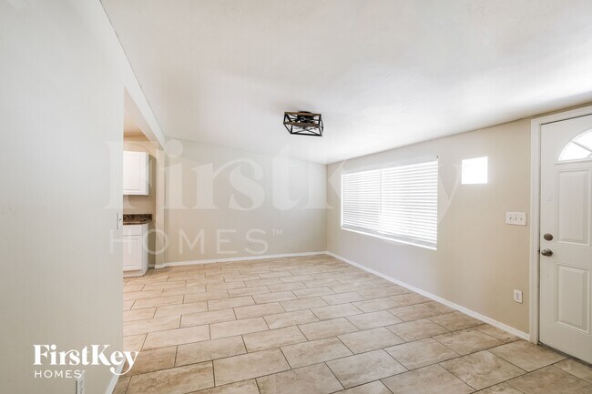 1124 W Cinnabar Ave Phoenix, AZ 85021 photo 3