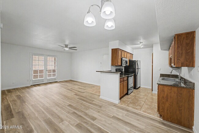 5995 N 78th St Scottsdale, AZ 85250 photo 2