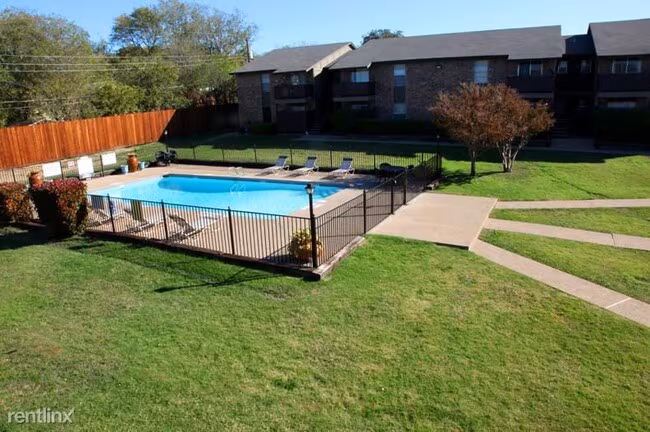 7924 Emerald Crest Dr White Settlement, TX 76108 photo 2