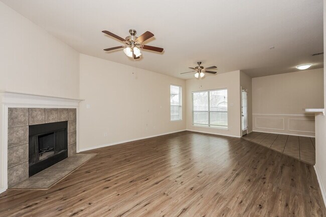 12249 Shadow Wood Trail Burleson, TX 76028 photo 5