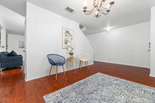10646 Manor Creek San Antonio, TX 78245 photo 5