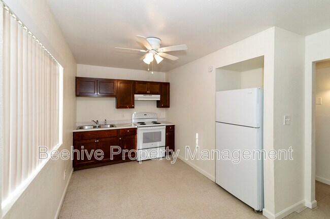 1040 N 28th St Phoenix, AZ 85008 photo 4