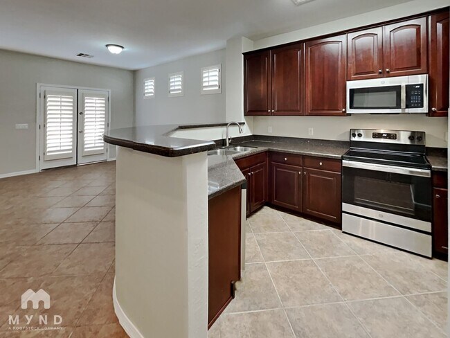 17524 W Mandalay Ln Surprise, AZ 85388 photo 5