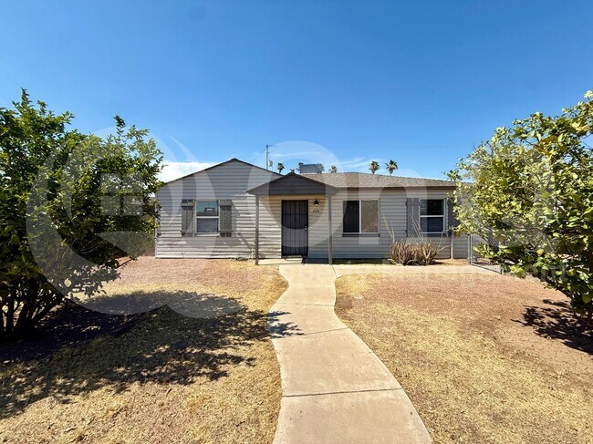 3026 W Pierce St Phoenix, AZ 85009 photo 5