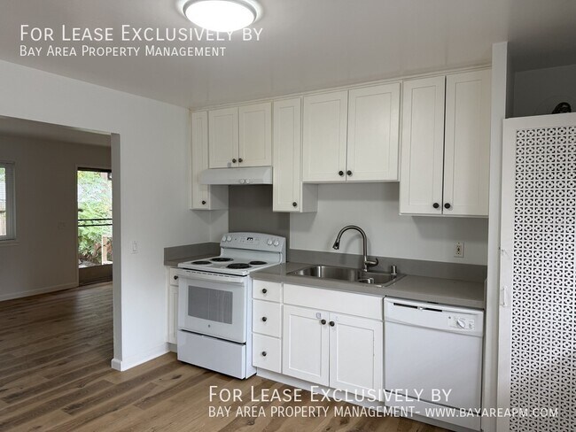 562 Madison Ave Redwood City, CA 94061 photo 4
